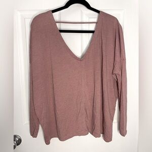CHASER Women’s 3/4 Sleeves V Neck Tee Size M